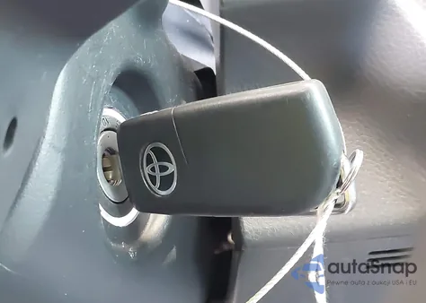 2022 Toyota Camry Le z USA, uszkodzony, nr VIN 4T1C11AK1NU632257